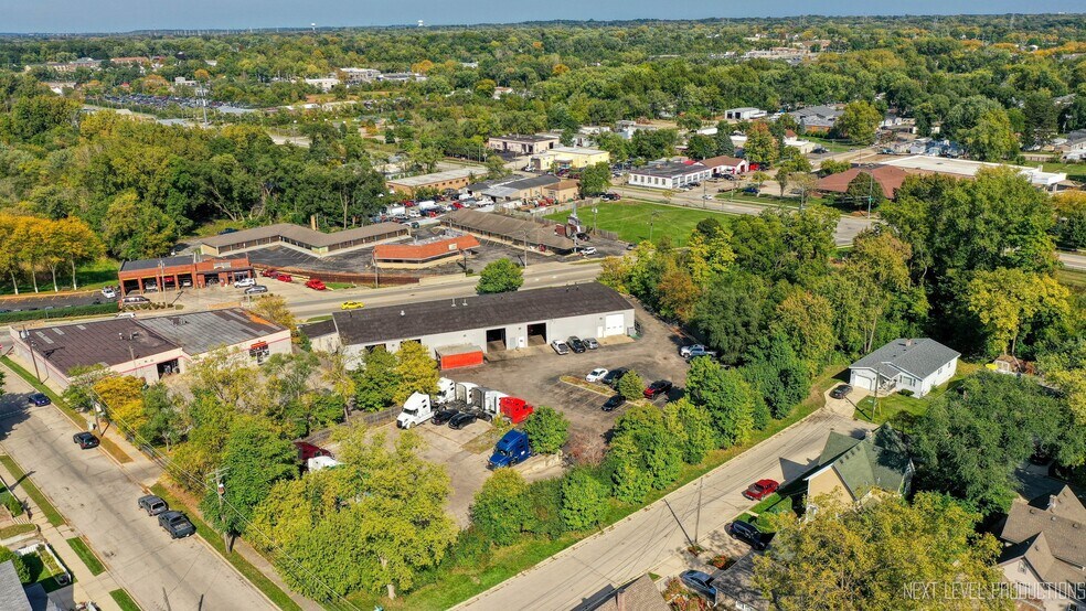 More Photos Of 765 Villa St, Elgin Warehouse For Lease