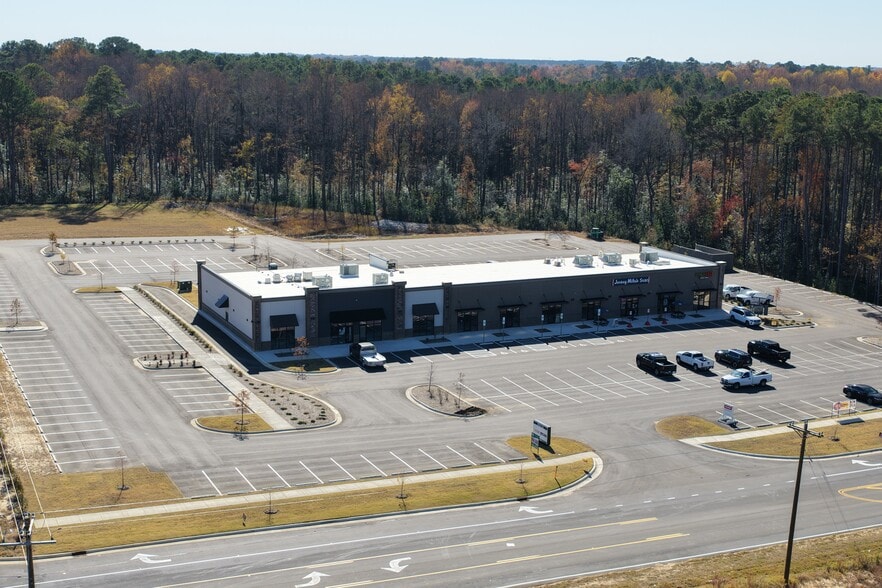 More Photos Of 5533 Corporation Drive, Hope Mills General Retail For Lease