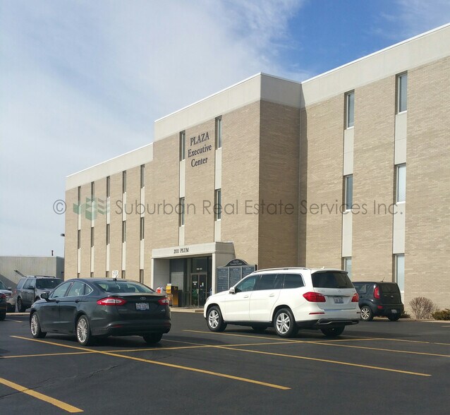 More Photos Of 2111 Plum St, Aurora Office For Lease