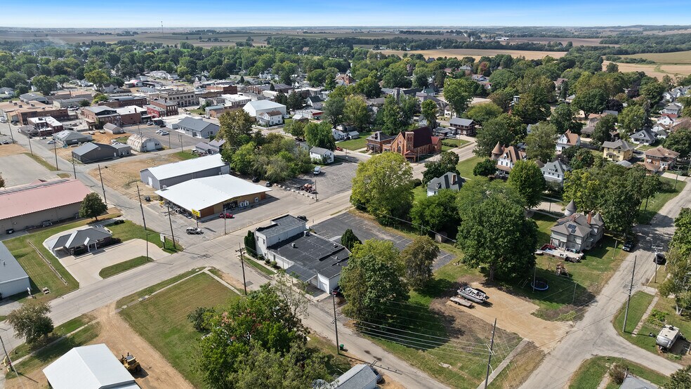 More Photos Of 110 E Dixon St, Polo Specialty For Sale