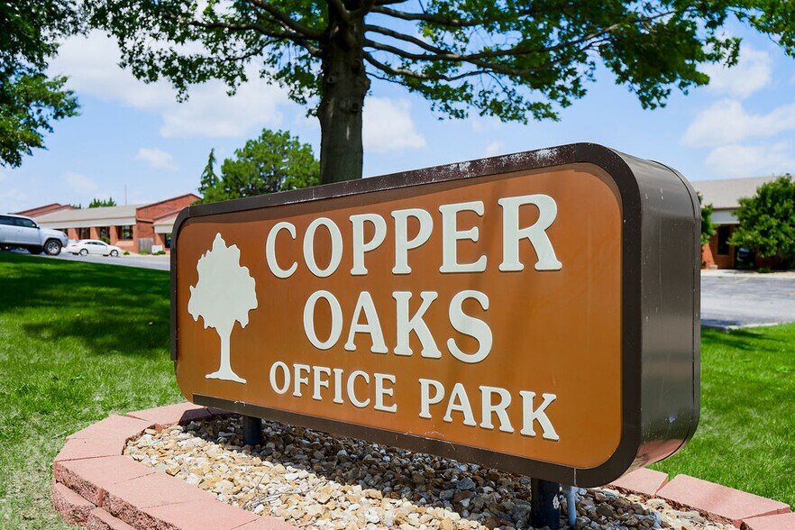 More Photos Of 1924 NW Copper Oaks Cir, Blue Springs Medical For Sale