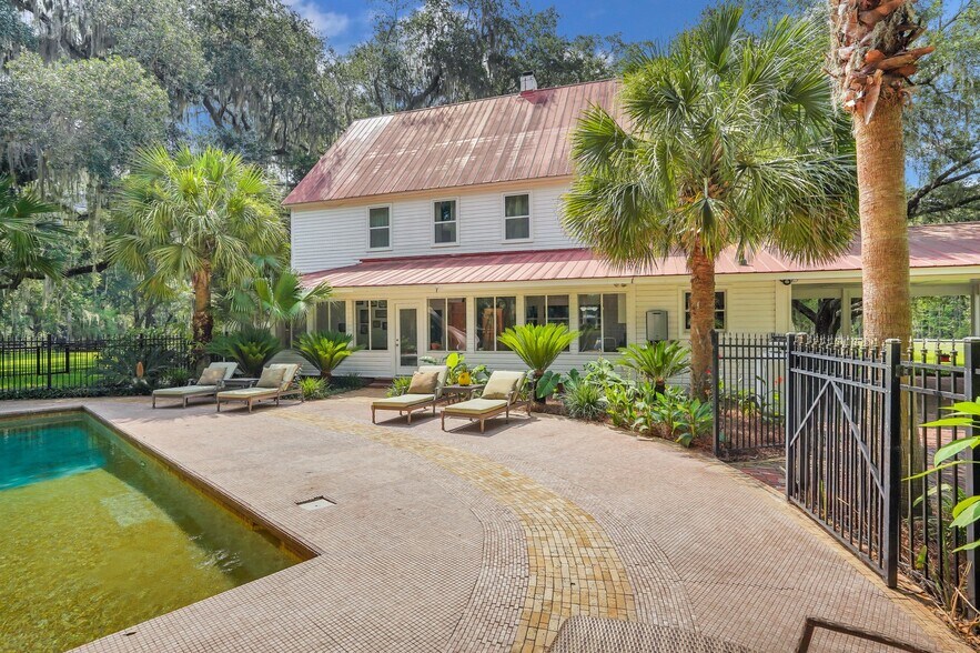 More Photos Of 1871 GA Highway 99, Brunswick Specialty For Sale