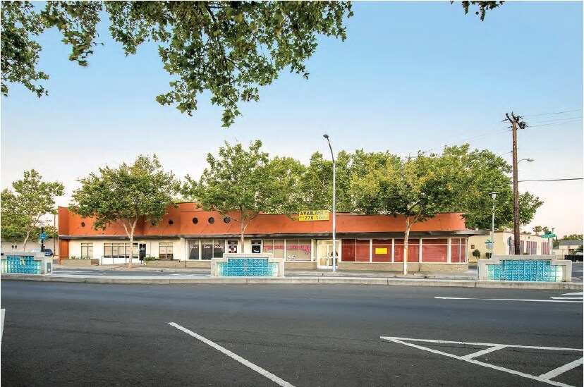 More Photos Of 2100-2110 Del Paso Blvd, Sacramento Storefront For Lease