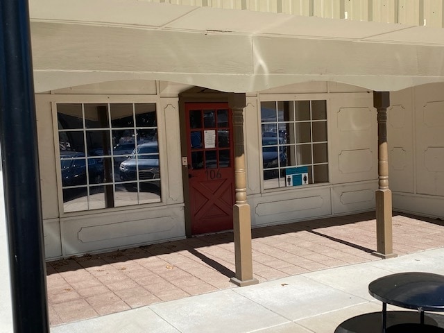 More Photos Of 106 W Grove St, Kaufman Freestanding For Lease