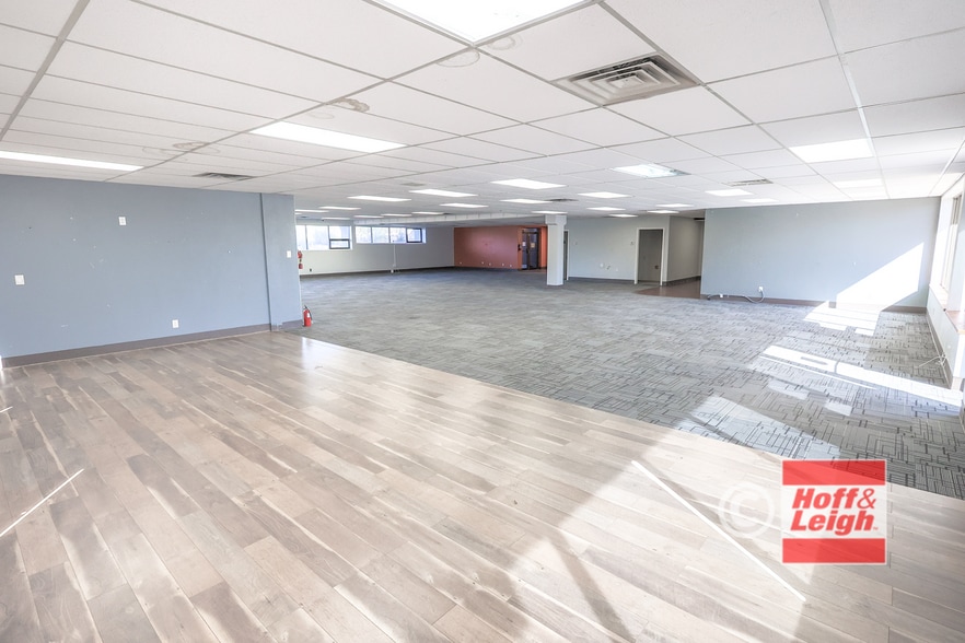 More Photos Of 3709 E Platte Ave, Colorado Springs Showroom For Sale