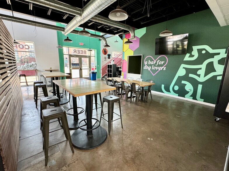 More Photos Of 529 E Howell Ave, Alexandria Restaurant For Lease