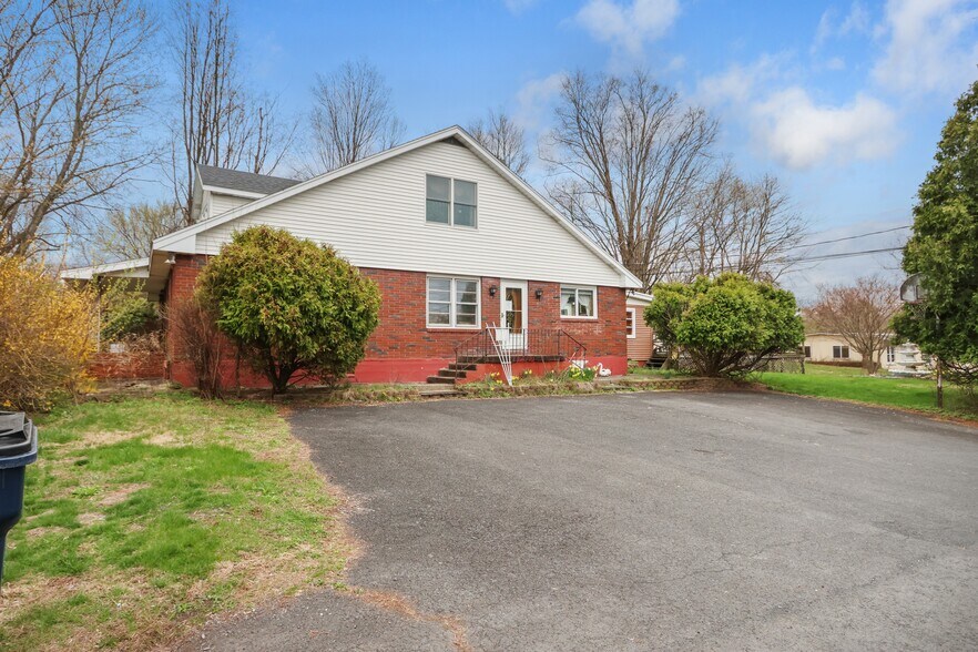 More Photos Of 2115 W Main St, Stroudsburg Service For Sale