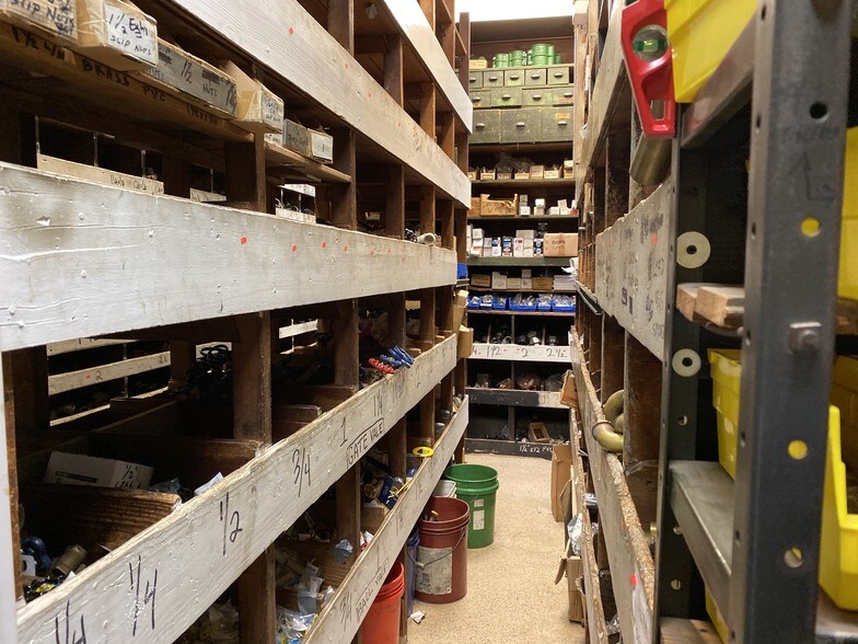 More Photos Of 55 Church St, Staten Island Warehouse For Sale