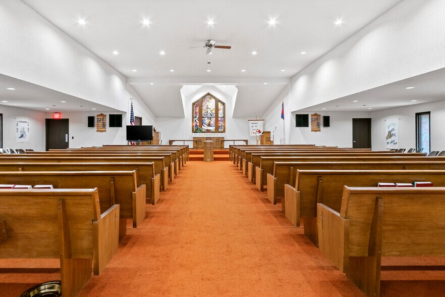 More Photos Of 301 S Chestnut Ave, Oconto Falls Religious Facility For Sale