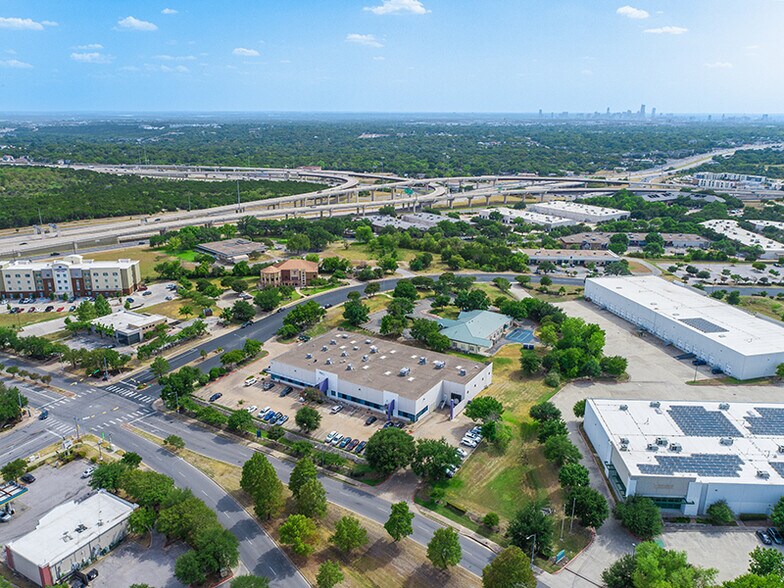More Photos Of 8200 Cross Park Dr, Austin Light Distribution For Lease