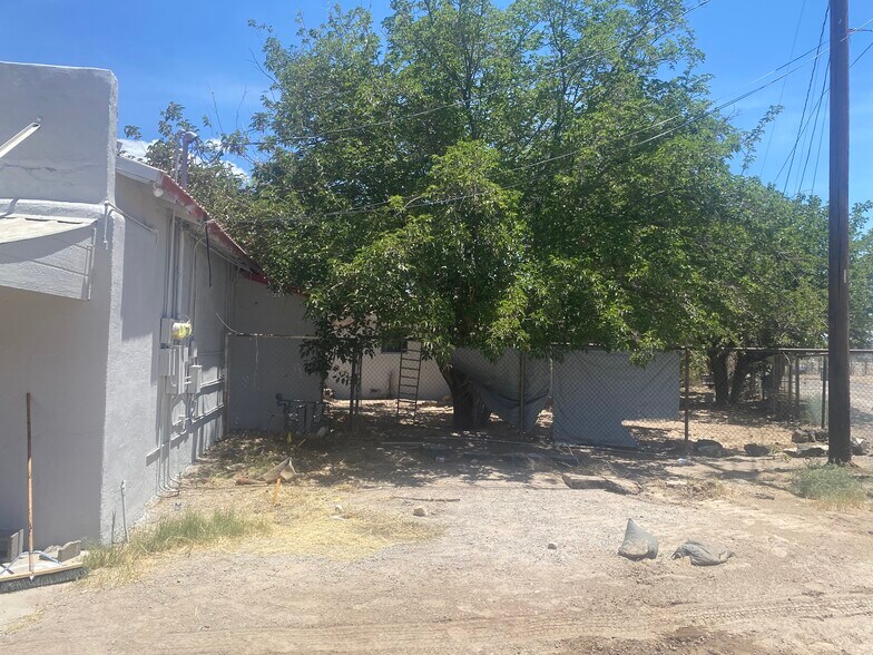 More Photos Of 8493-8495 S Main St, Mesilla Park Storefront For Sale