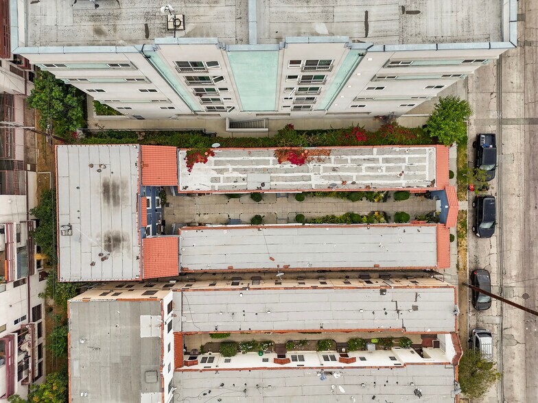 More Photos Of 975 S Ardmore Ave, Los Angeles Apartments For Sale