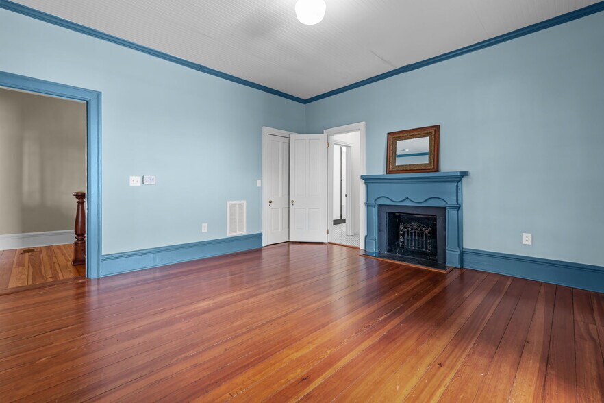 More Photos Of 202 W Main St, Sanford Office Residential For Sale