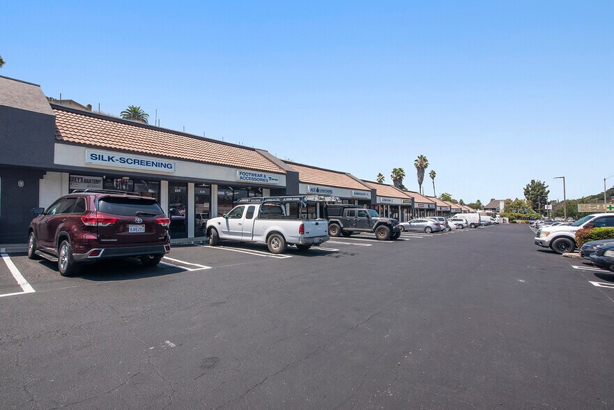 More Photos Of 1275 S Santa Fe Ave, Vista Storefront For Sale