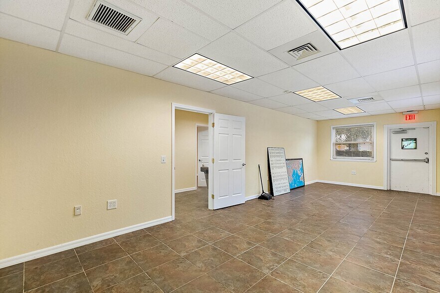 More Photos Of 6790 65th Way N, Pinellas Park Freestanding For Lease