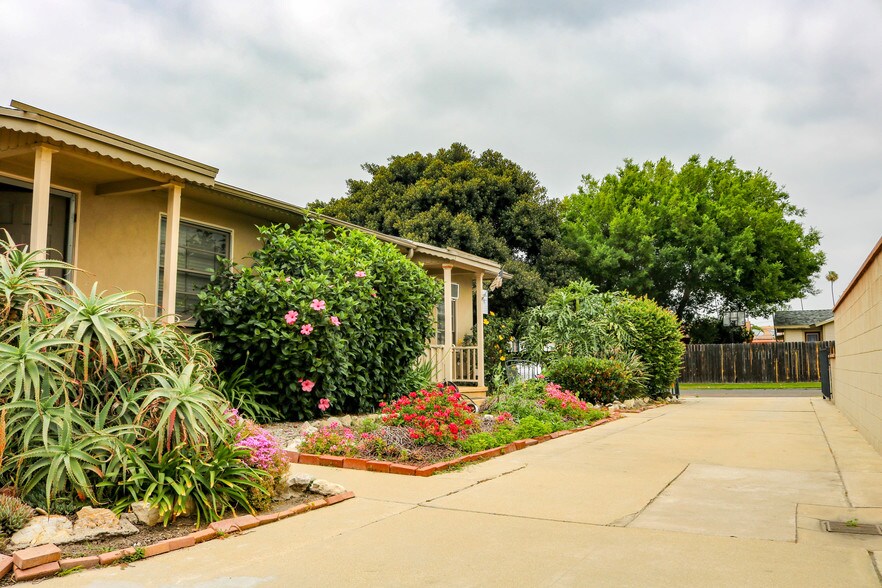 More Photos Of 808 W 163rd St, Gardena Apartments For Sale