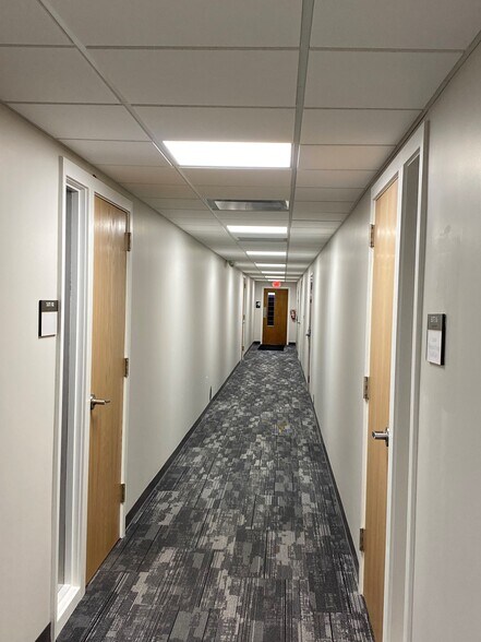 More Photos Of 4500 Cascade Rd SE, Grand Rapids Medical For Lease