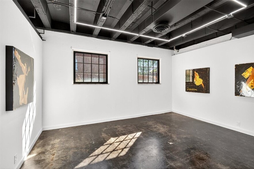 More Photos Of 1034 S Kingshighway Blvd, Saint Louis Office For Sale