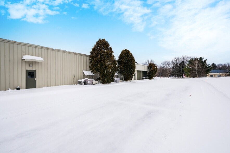 More Photos Of 2291 Traversefield Dr, Traverse City Manufacturing For Lease