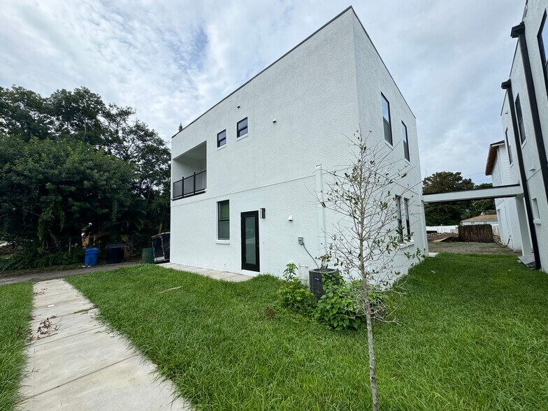 More Photos Of 1919 30th Ave N, Saint Petersburg Specialty For Sale