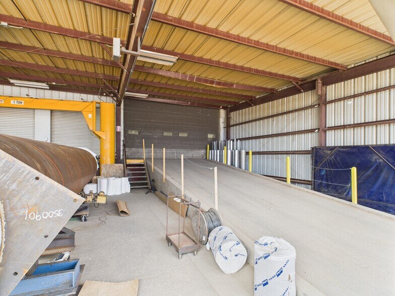 More Photos Of 1461 43rd St, Evans Warehouse For Lease