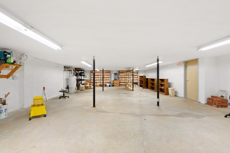 More Photos Of 3221 W Governor John Sevier Hwy, Knoxville Medical For Lease