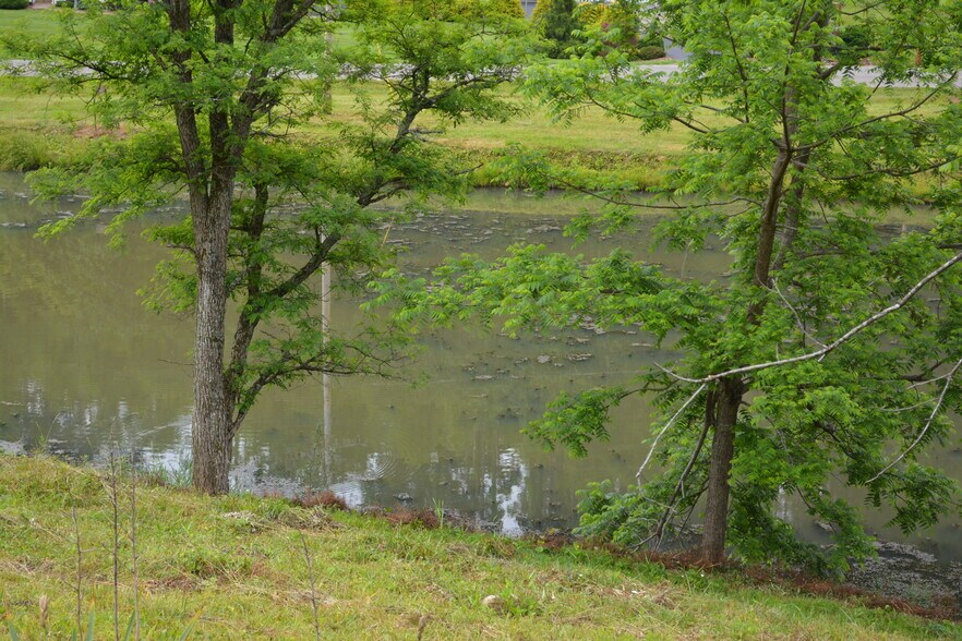 More Photos Of 6421 Highway 91 N, Laurel Bloomery Warehouse For Lease