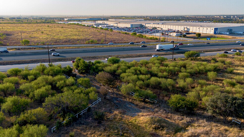 More Photos Of 4261 IH-35 Expy, New Braunfels Land For Sale