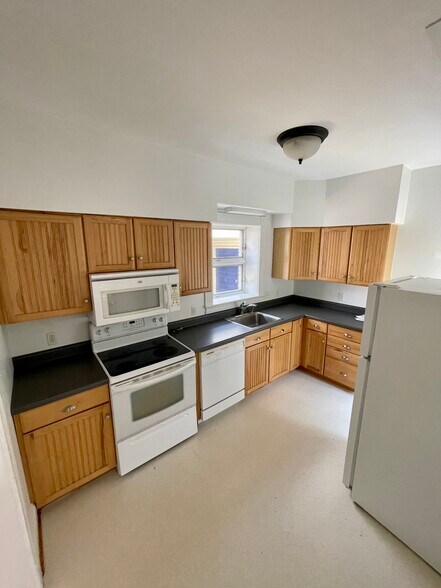 More Photos Of 506 E Liberty St, Charles Town Apartments For Sale