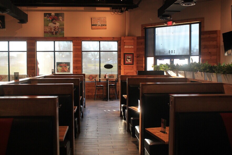 More Photos Of 20 Town Center Dr, Lovettsville Storefront For Lease