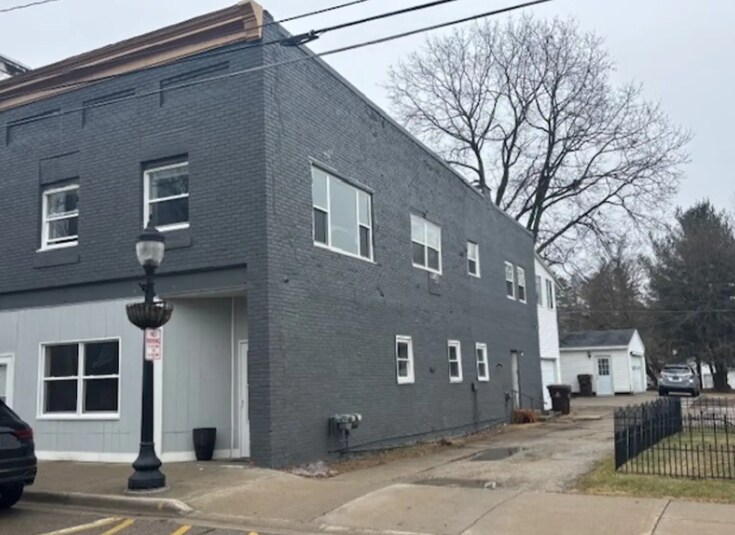 More Photos Of 140 N Bridge St, Dimondale Storefront For Sale