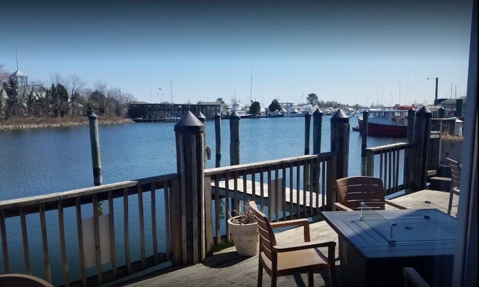 More Photos Of 14442 Solomons Island Rd, Solomons Restaurant For Lease
