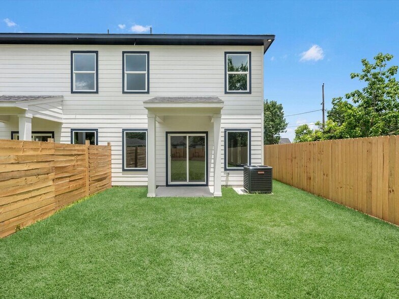 More Photos Of 1030 Reverend B J Lewis dr, Houston Apartments For Sale