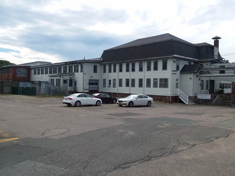More Photos Of 28 Draper Ln, Canton Manufacturing For Lease