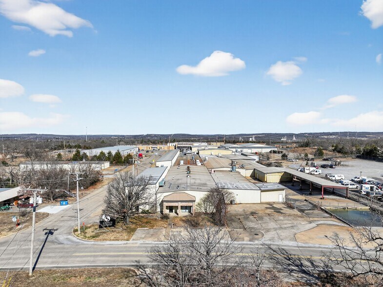 More Photos Of 1801 E College Ave, Mcalester Manufacturing For Lease