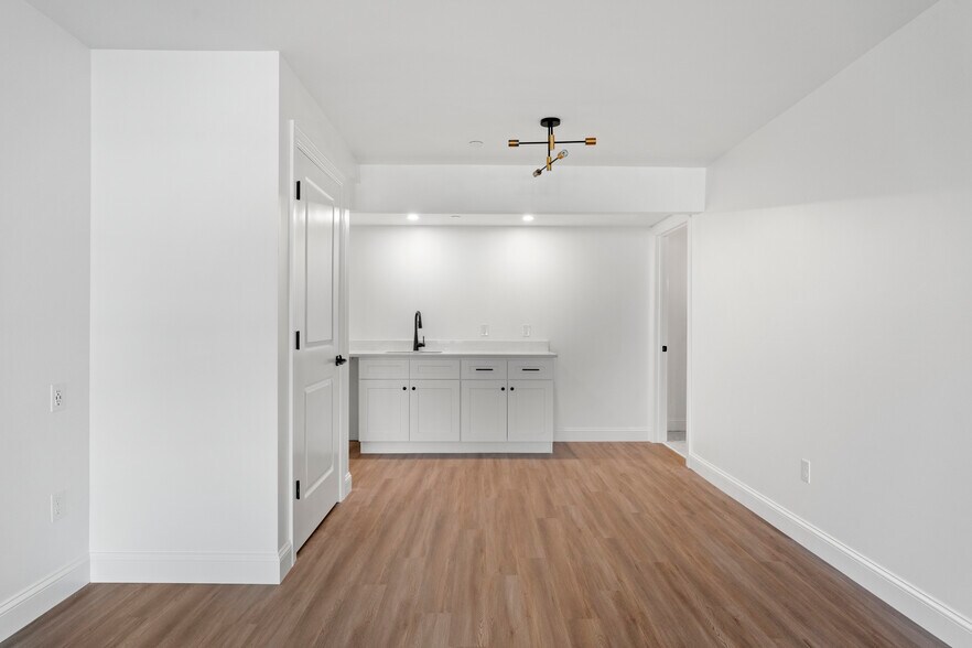 More Photos Of 44 Williams Ave, Mystic General Retail For Sale