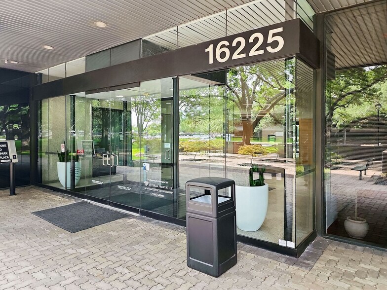 More Photos Of 16225 Park Ten Pl, Houston Coworking Space