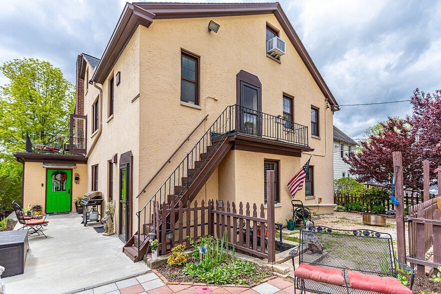 More Photos Of 404 Allegheny Ave, Towson Office For Sale