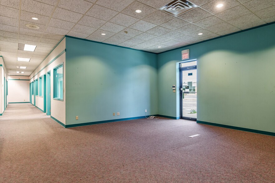 More Photos Of 6212 Material Ave, Loves Park Warehouse For Sale