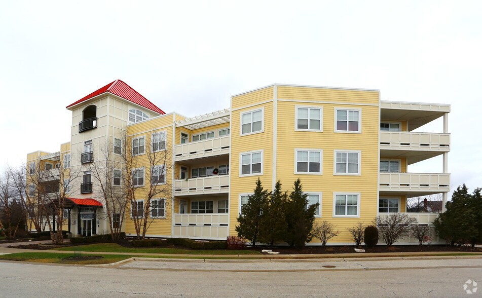 More Photos Of 960-970 Harris Rd, Grayslake Coworking Space