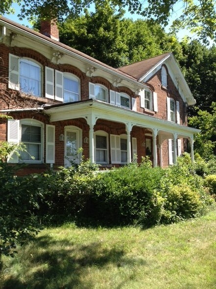 Primary Photo Of 230 Salt Point Tpke, Poughkeepsie Restaurant For Lease