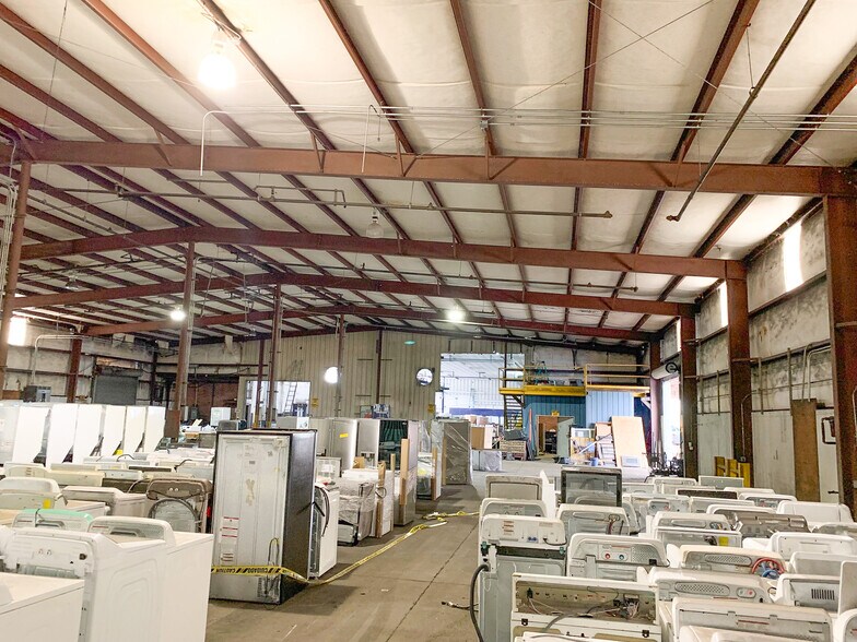 More Photos Of 315 E Ridgely St, Atmore Warehouse For Sale