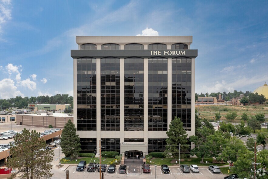 More Photos Of 425 S Cherry St, Glendale Office For Lease