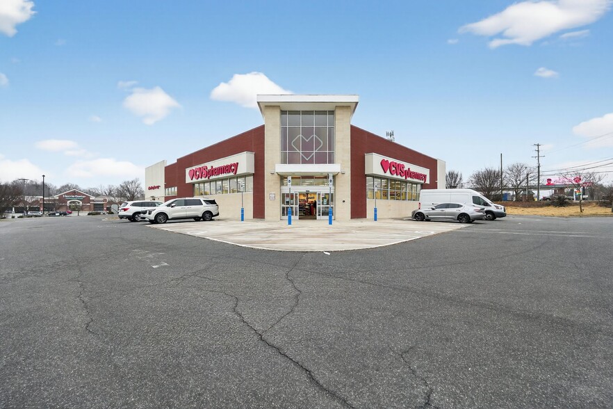 More Photos Of 4000 Battleground Ave, Greensboro Drugstore For Sale