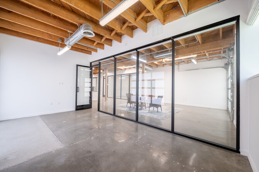 More Photos Of 2842-2912 Colorado Ave, Santa Monica Flex For Lease