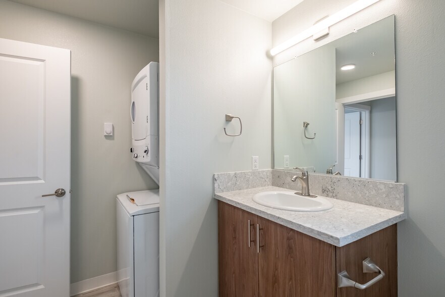 More Photos Of 13001 S Crompton's Ln, Molalla Apartments For Sale