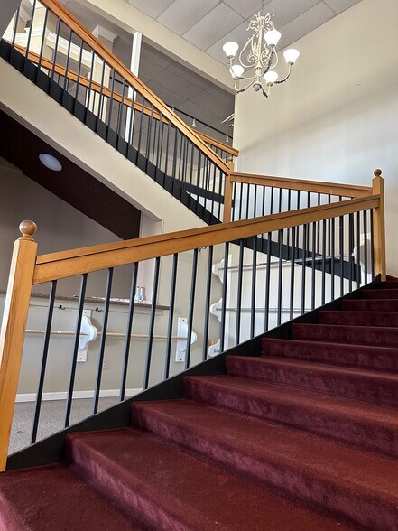 More Photos Of 60 Macarthur Dr, Alexandria Freestanding For Lease