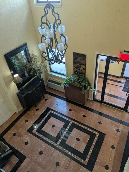 More Photos Of 3100 W Northwest Loop 323, Tyler Hotel For Sale