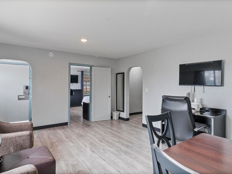 More Photos Of 180 E Center St, Panguitch Hotel For Sale