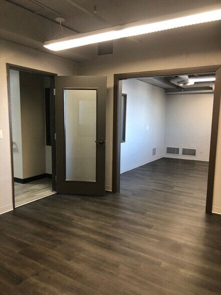 More Photos Of 100-102 W Oak St, Denton Office For Lease